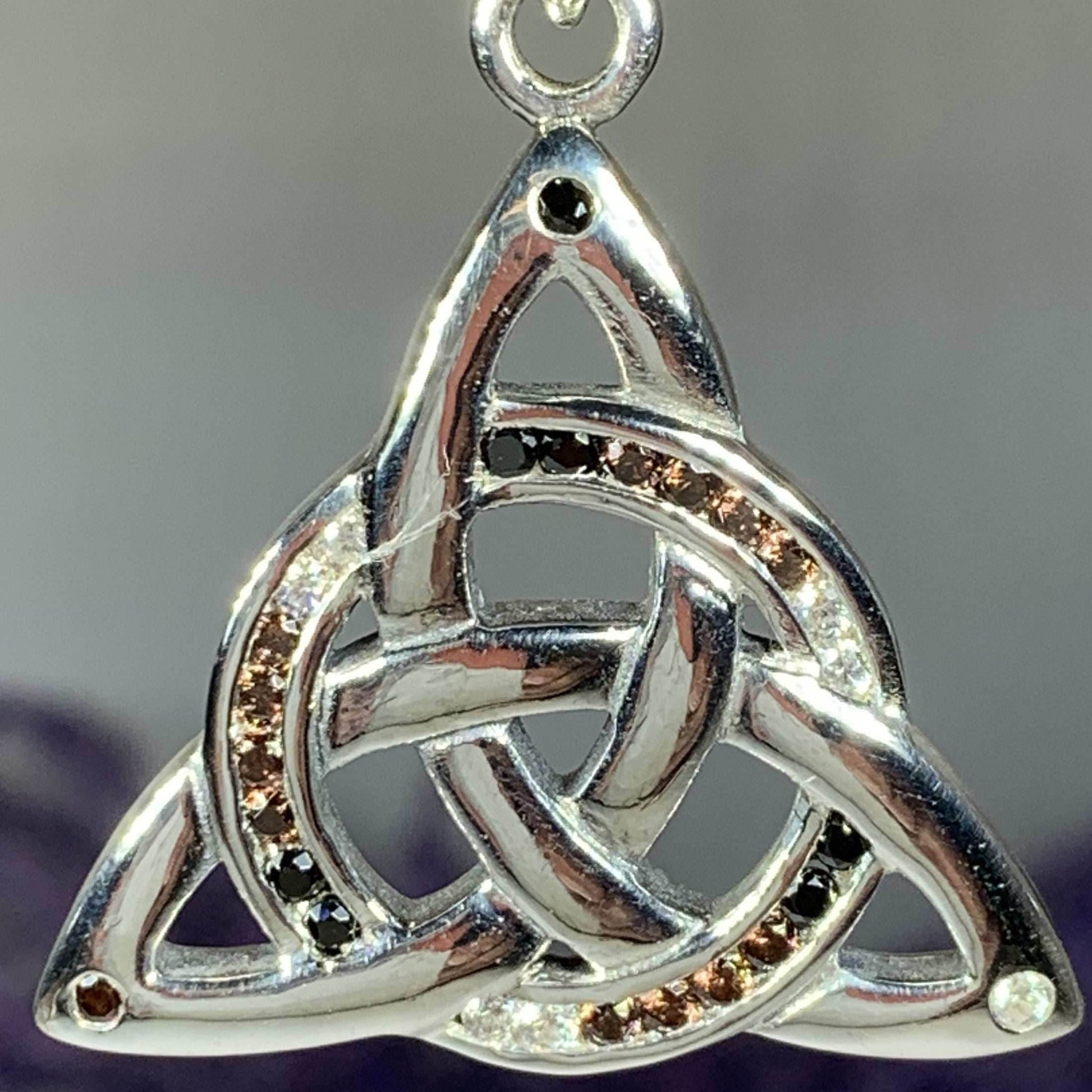 Ombre Trinity Knot Necklace - 18