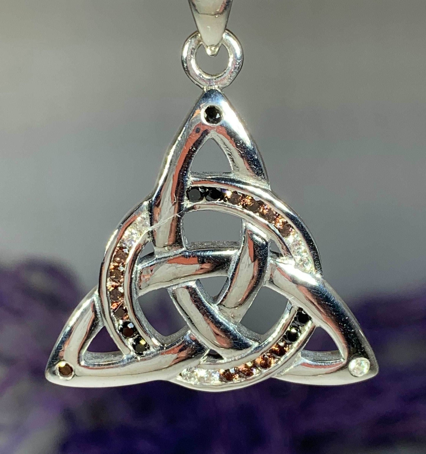 Ombre Trinity Knot Necklace - 18