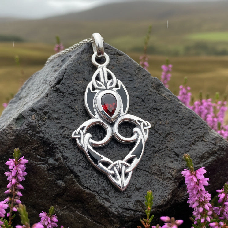 Cordelia Trinity Knot Necklace