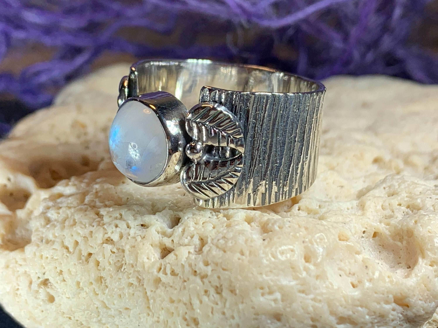 Colm Celtic Leaf Ring - 8 1/2