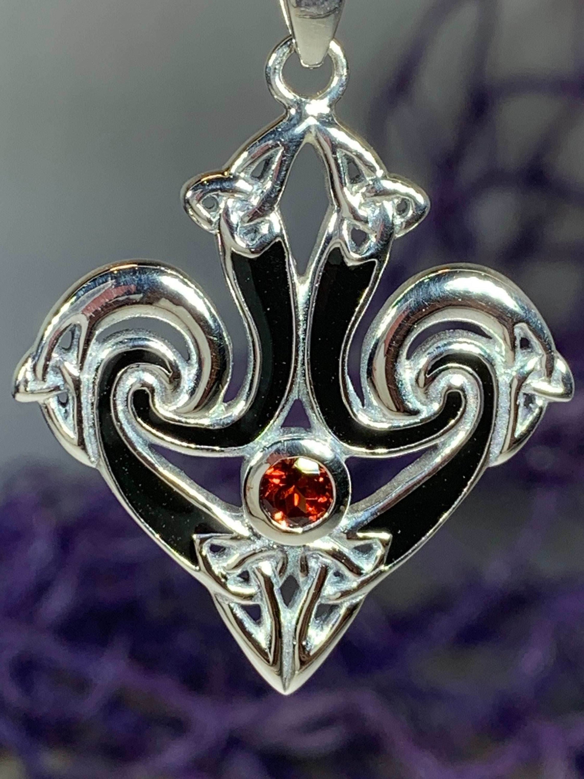 Ove Trinity Knot Necklace - 18