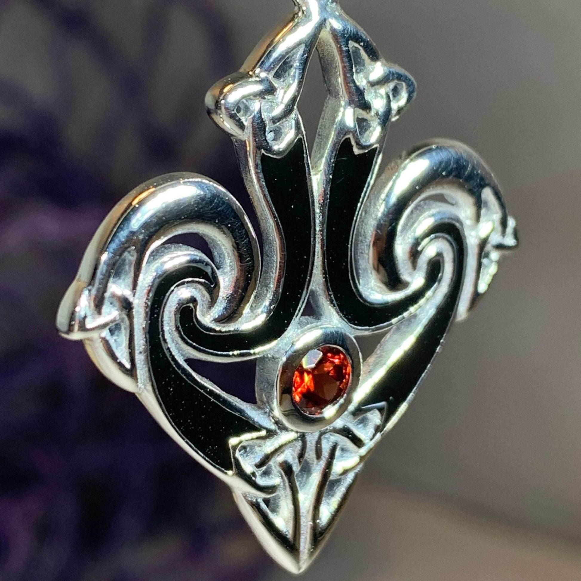 Ove Trinity Knot Necklace - 18