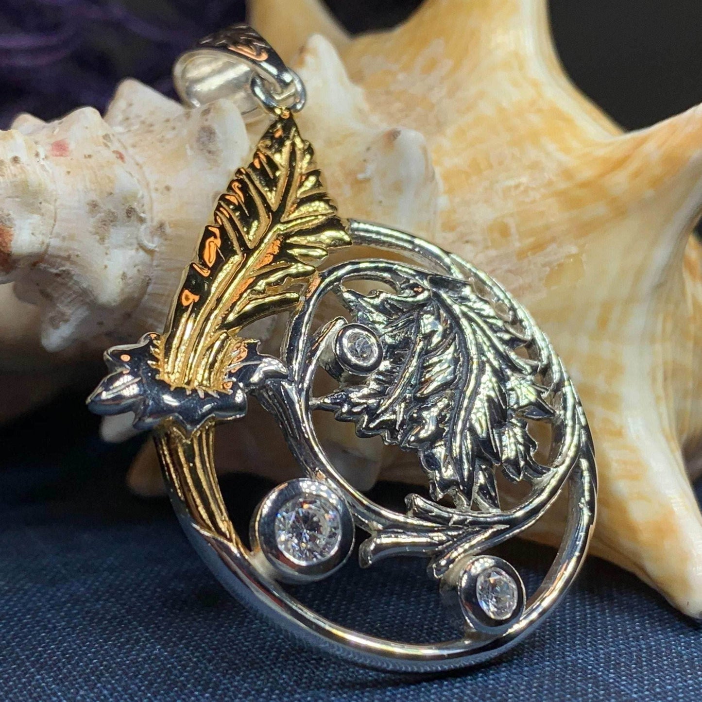 Lady of the Mist Flower Necklace - 18