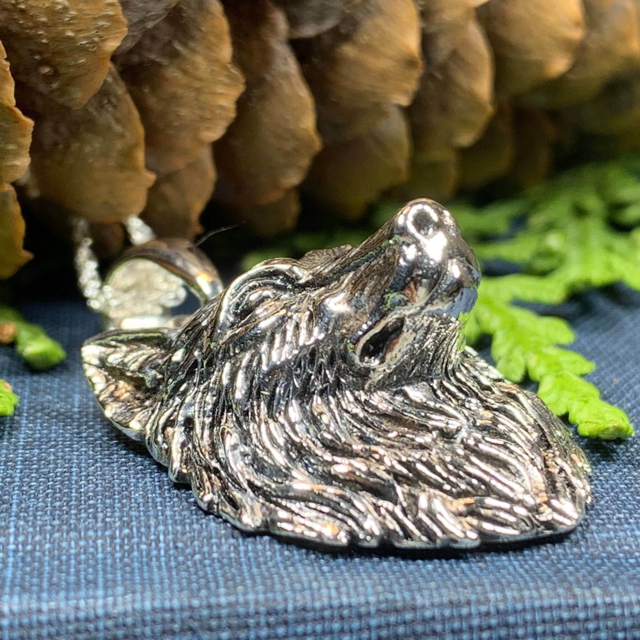 Aesir Wolf Necklace - 18
