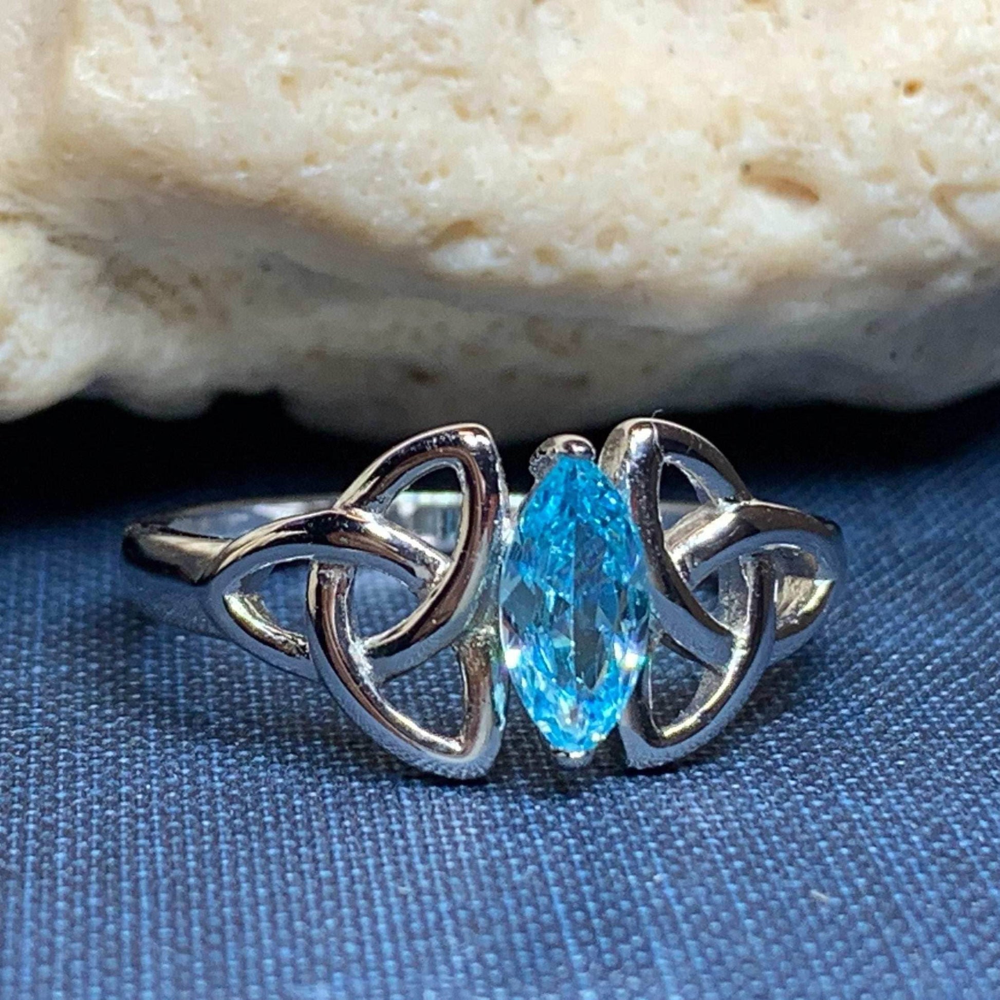Topaz Trinity Knot Ring - Blue Topaz / 6