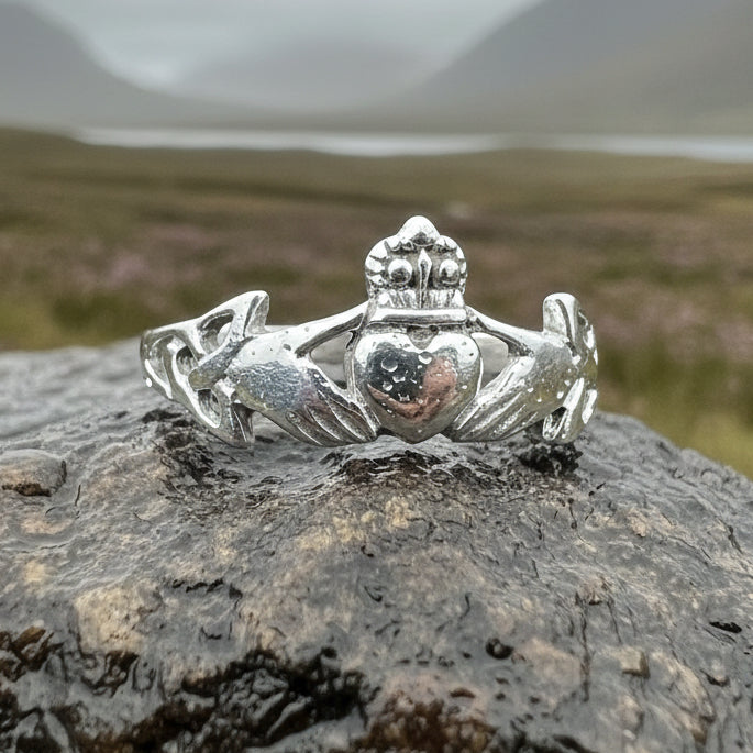 Finnea Claddagh Ring