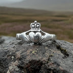 Clara Claddagh Ring