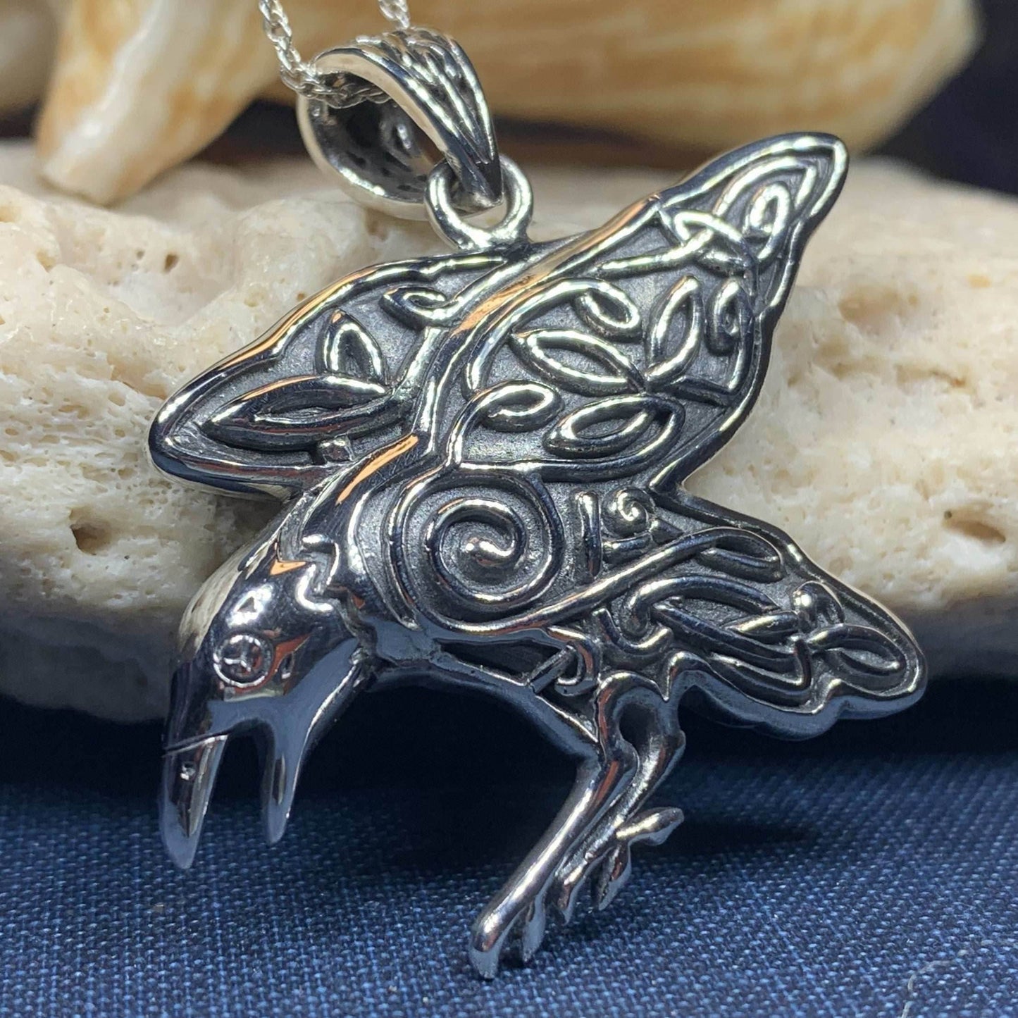 Dauntless Raven Necklace - 18