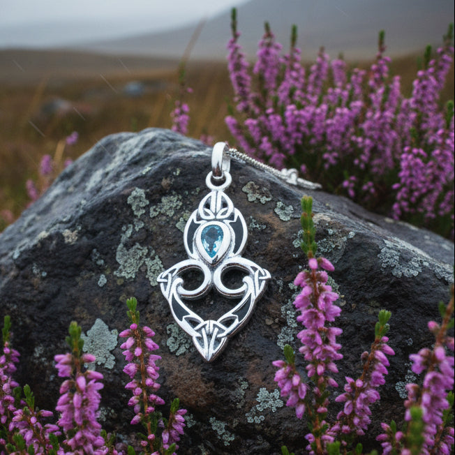 Cordelia Trinity Knot Necklace