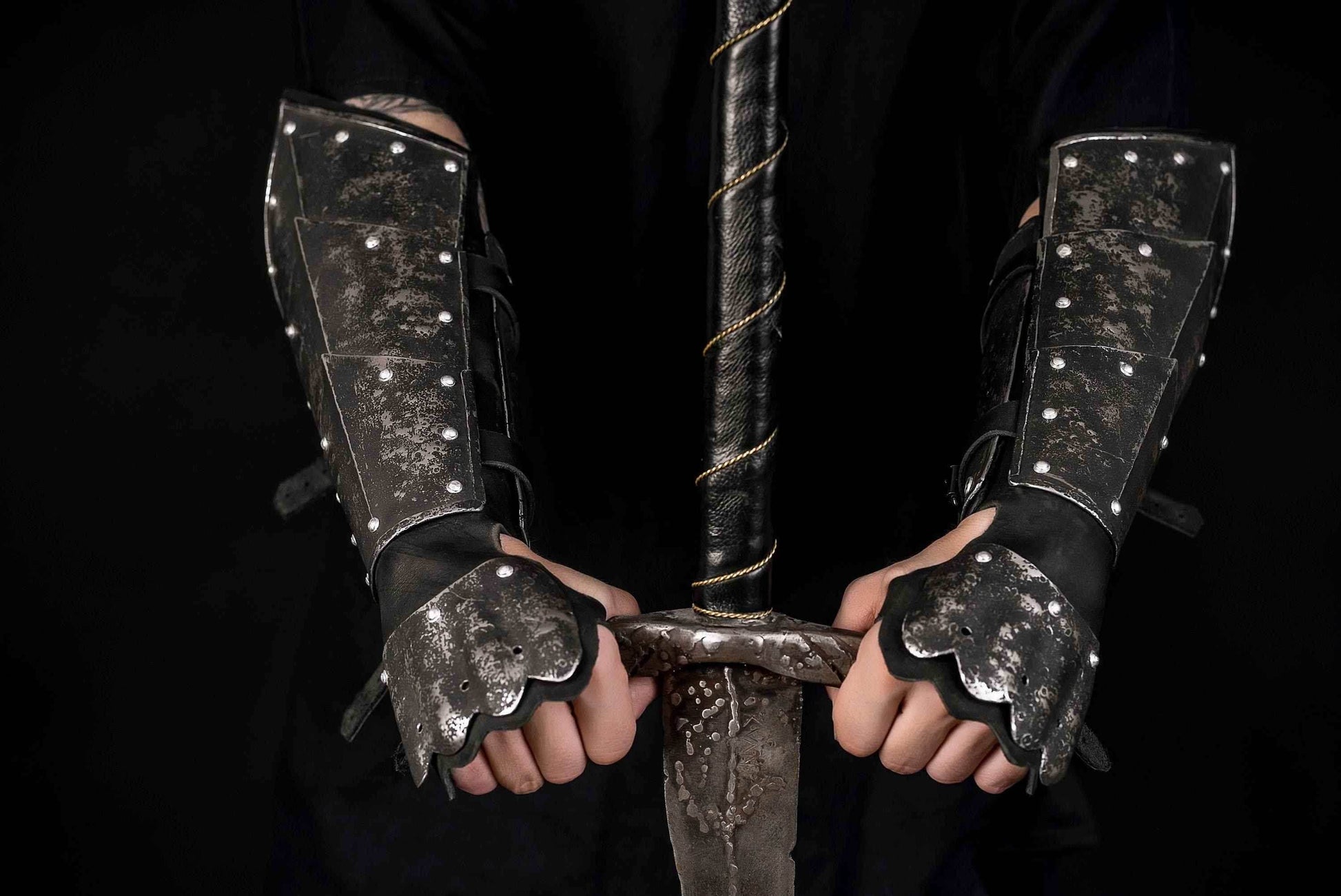 Medieval leather bracers with hand protection - for one hand