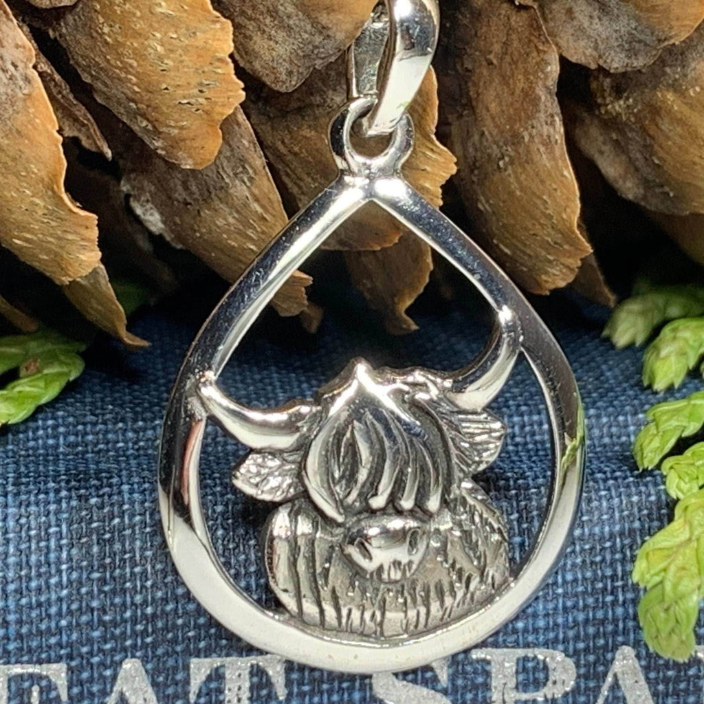 Highland Cow Necklace - 18