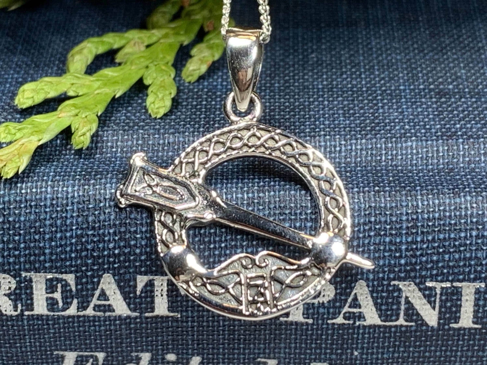 Viona Celtic Necklace - 18