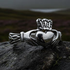 Fossa Claddagh Ring