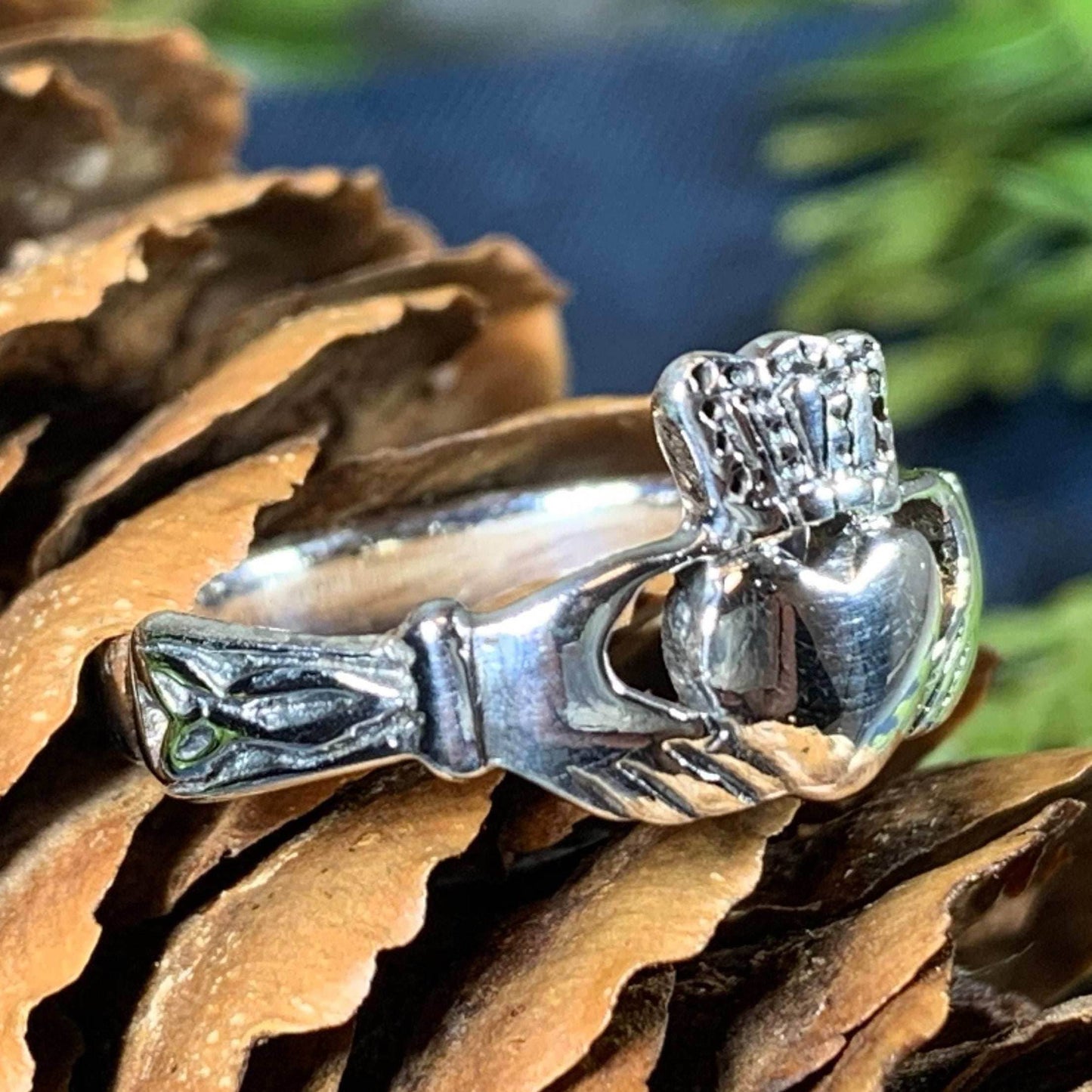 Fossa Claddagh Ring - 6