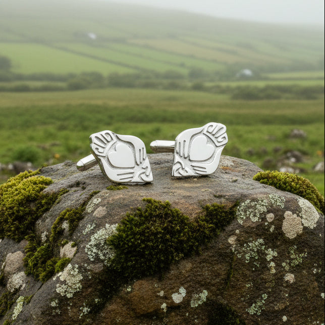 Modern Claddagh Cuff Links