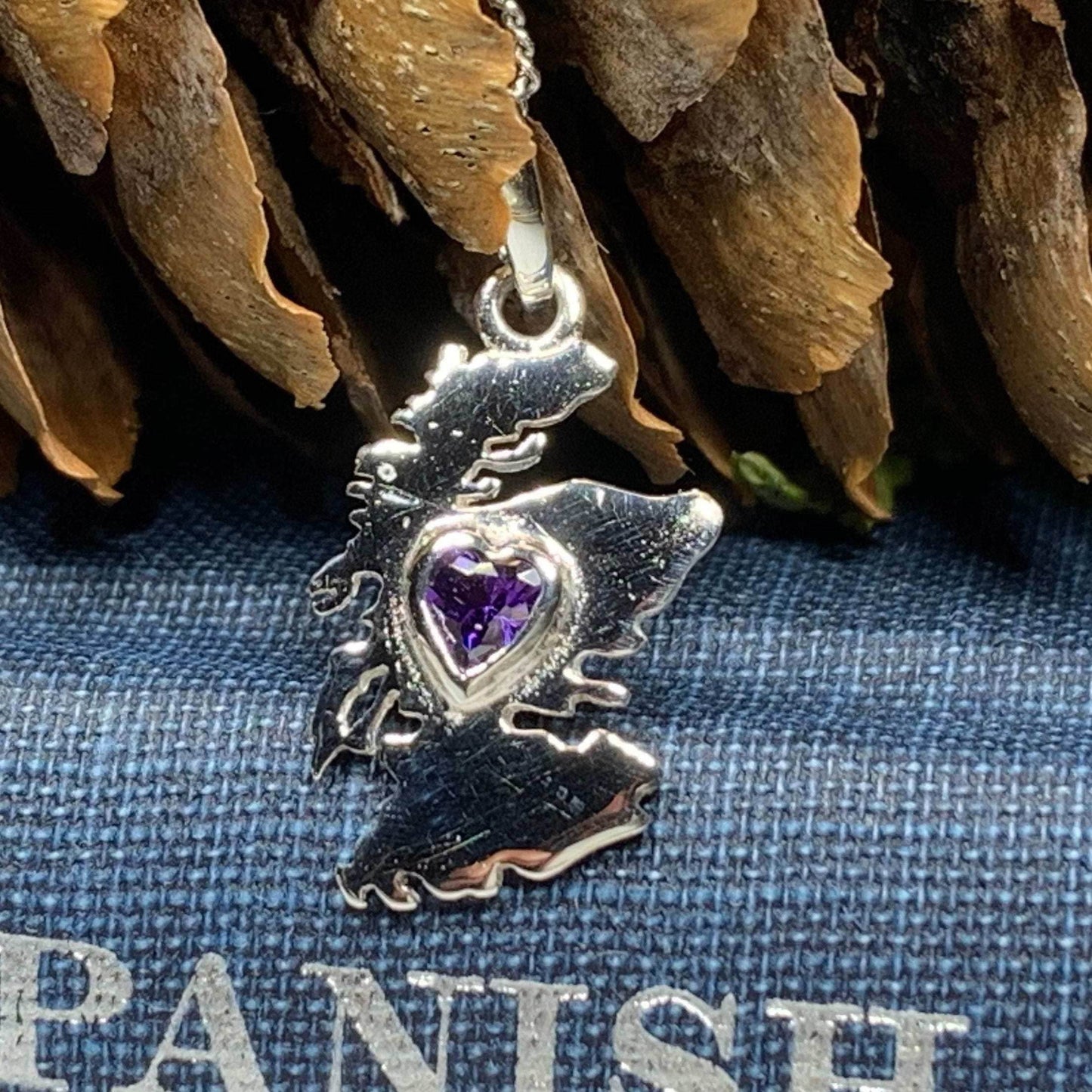 Scotland Love Necklace - 18