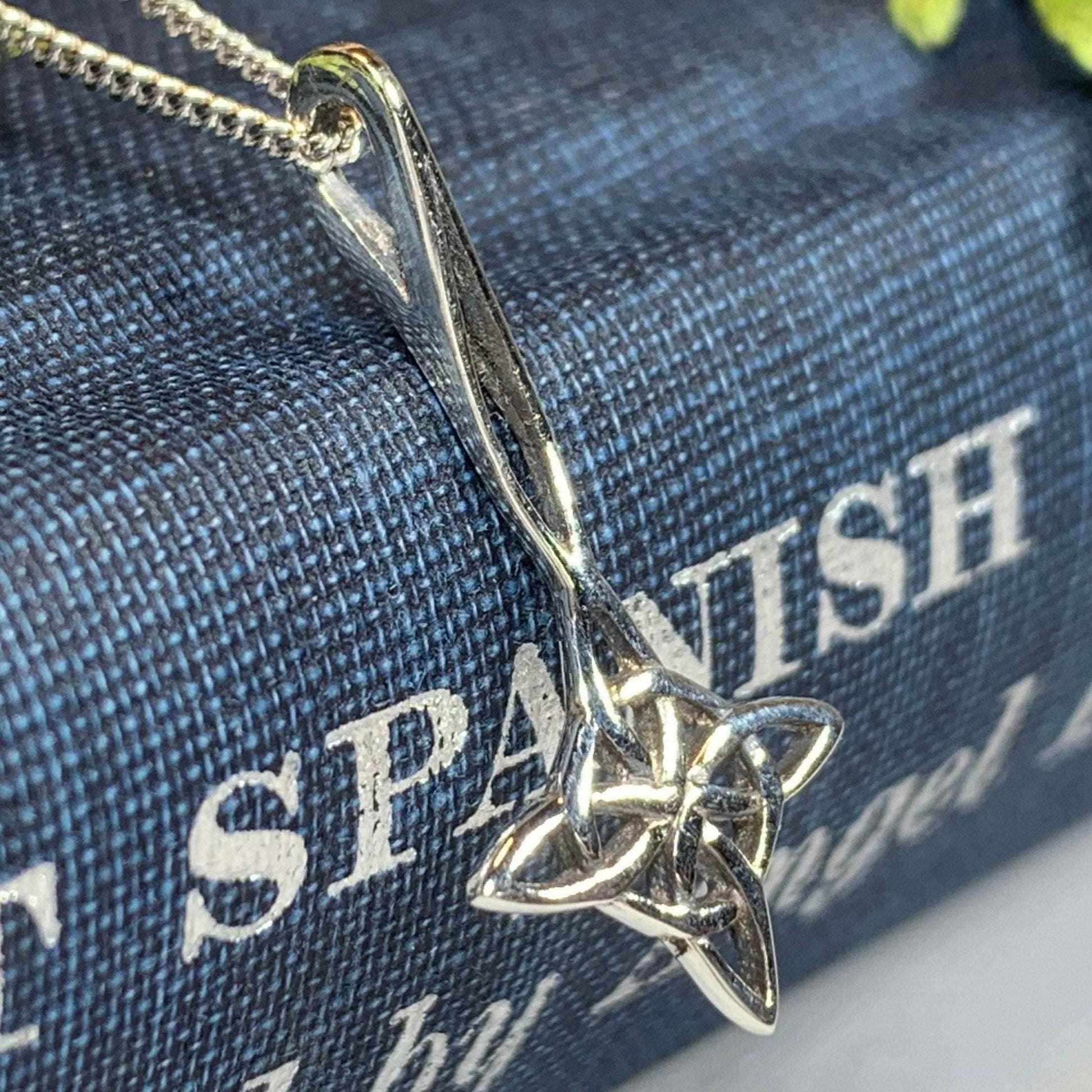 Shooting Star Celtic Knot Necklace - 18