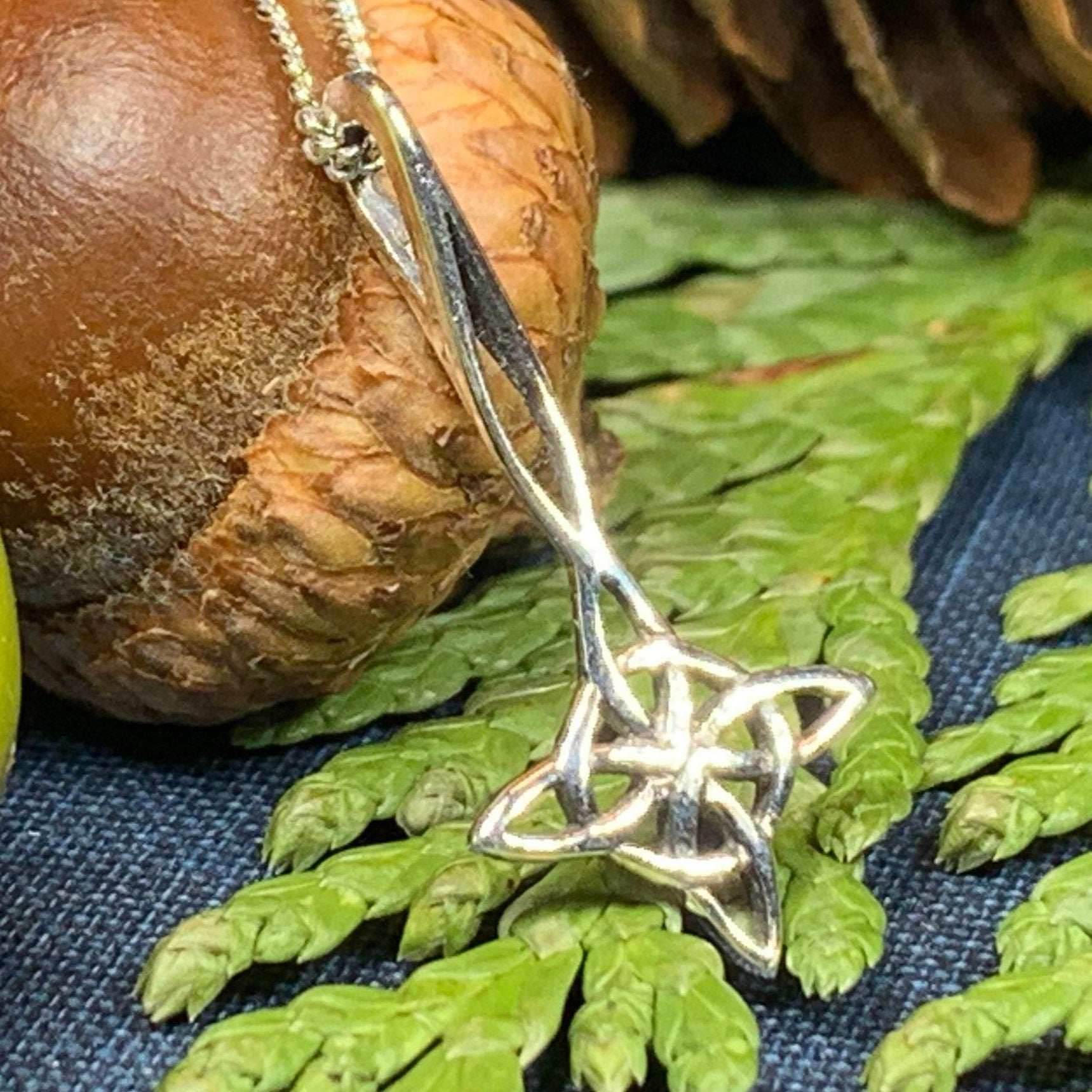 Shooting Star Celtic Knot Necklace - 18