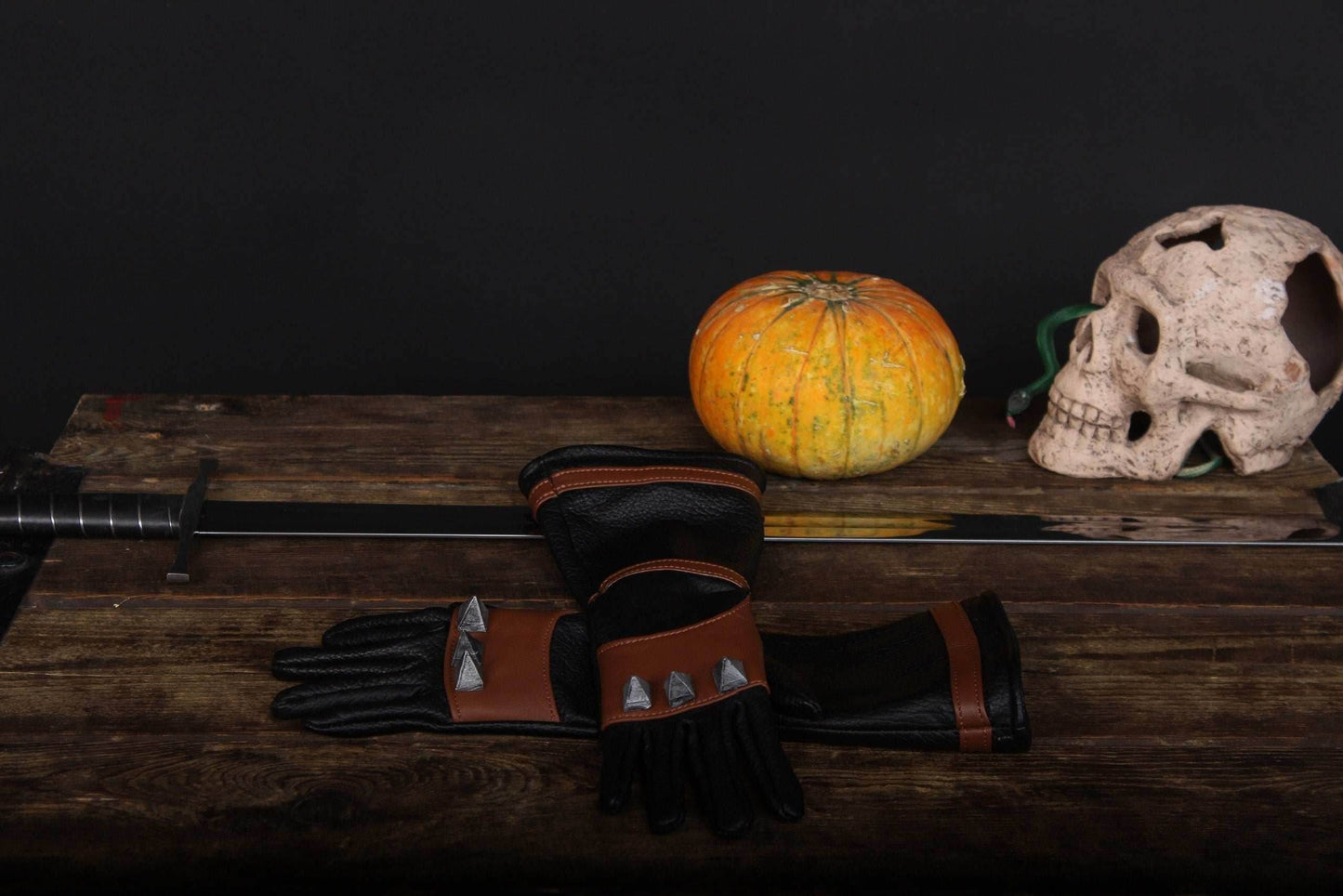 Witcher leather gloves - one right-hand glove / Brown (as on photo)