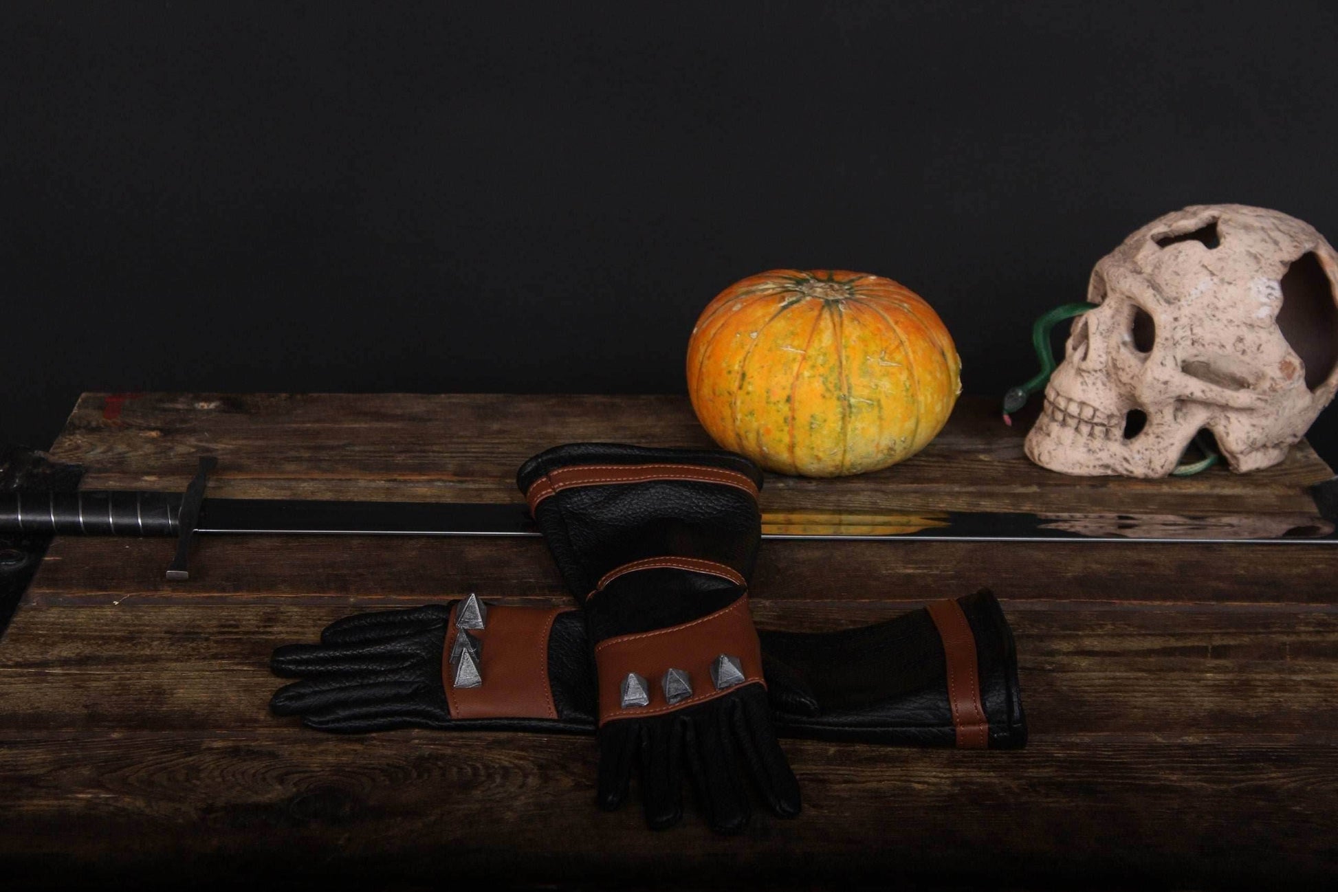 Witcher Leather Gloves (Witcher s2) - one right-hand glove / Brown (as on photo)