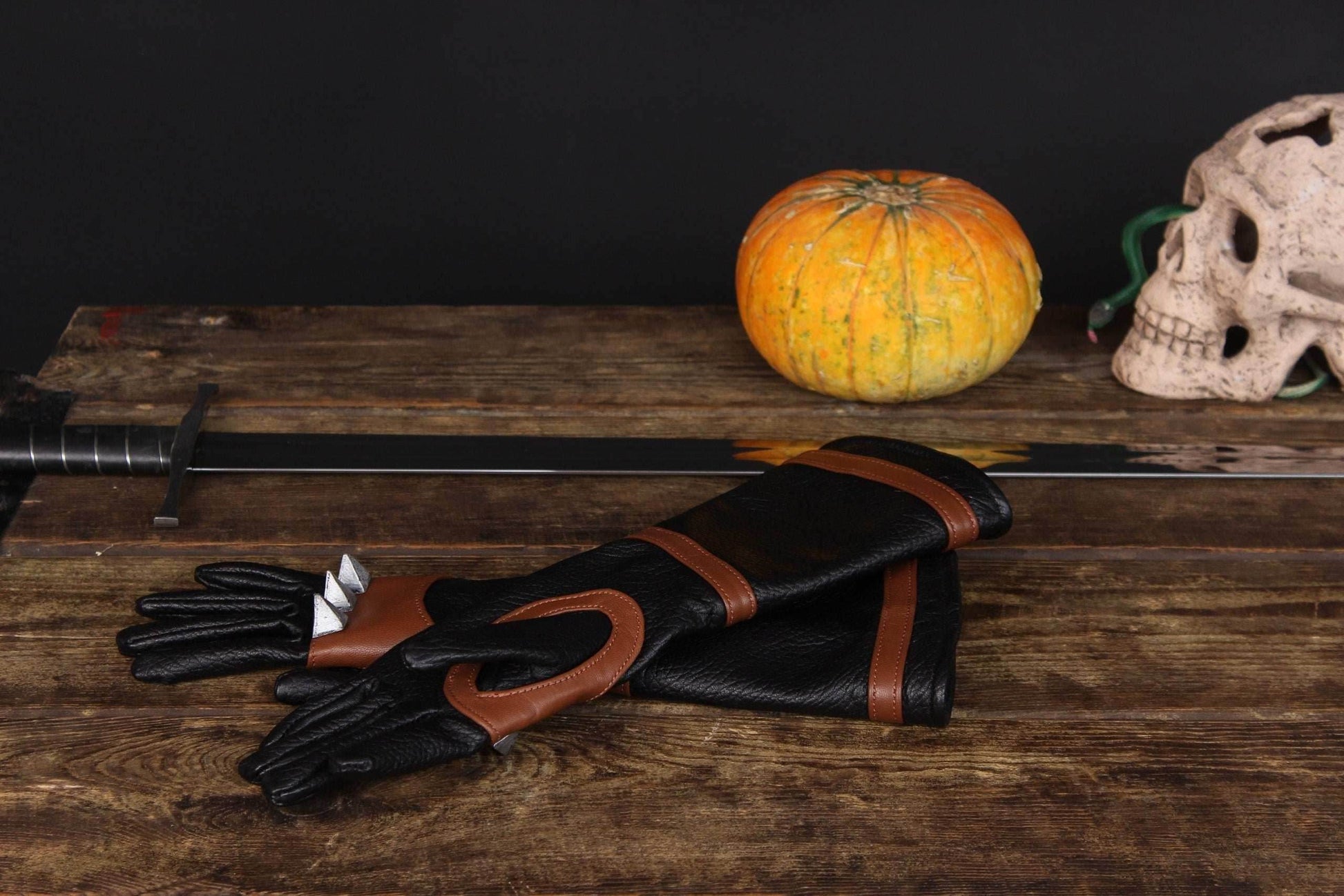 Witcher leather gloves - one right-hand glove / Brown (as on photo)