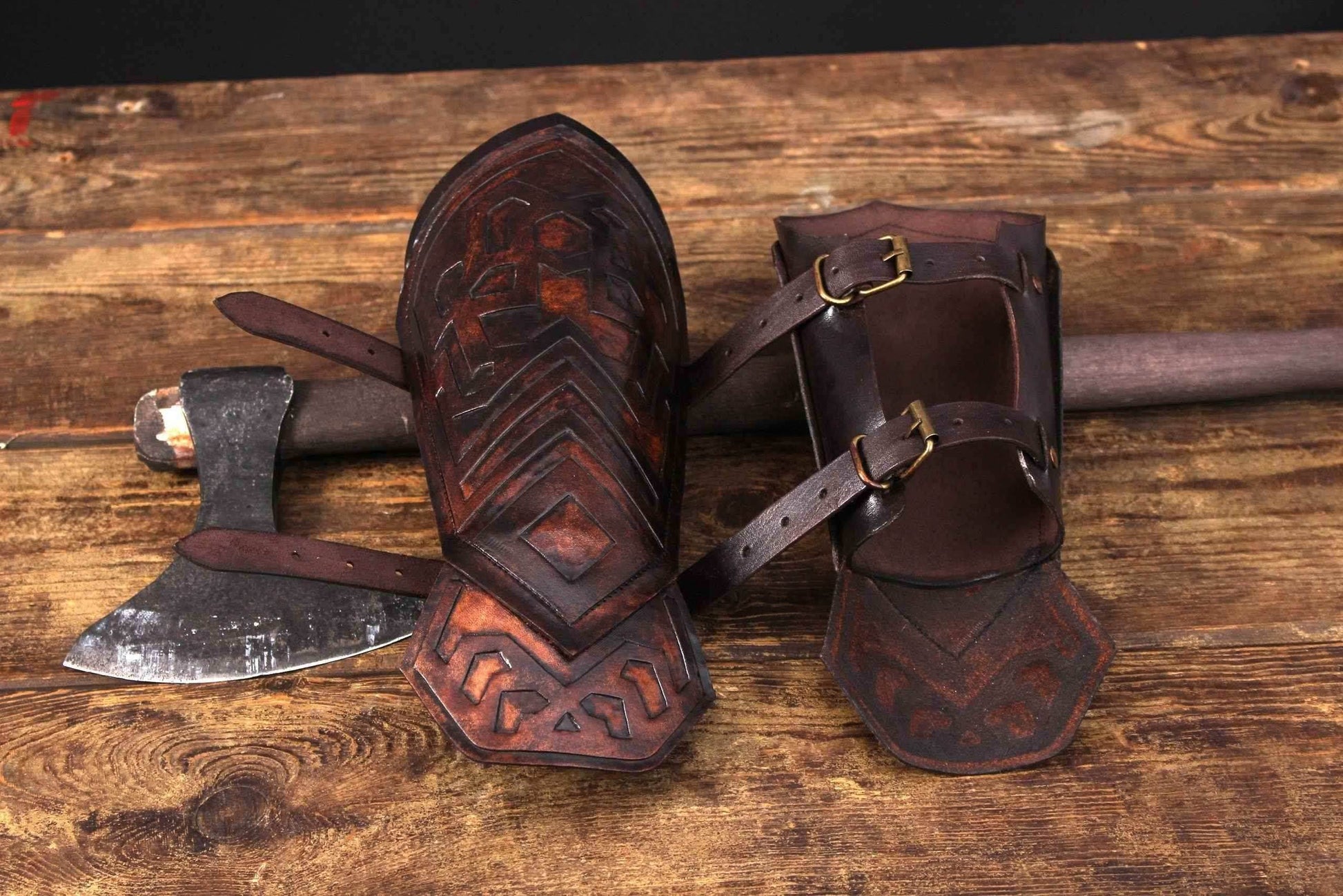 Thorin's leather bracers (Lord of the Rings) - brown (as pictured) / For one hand
