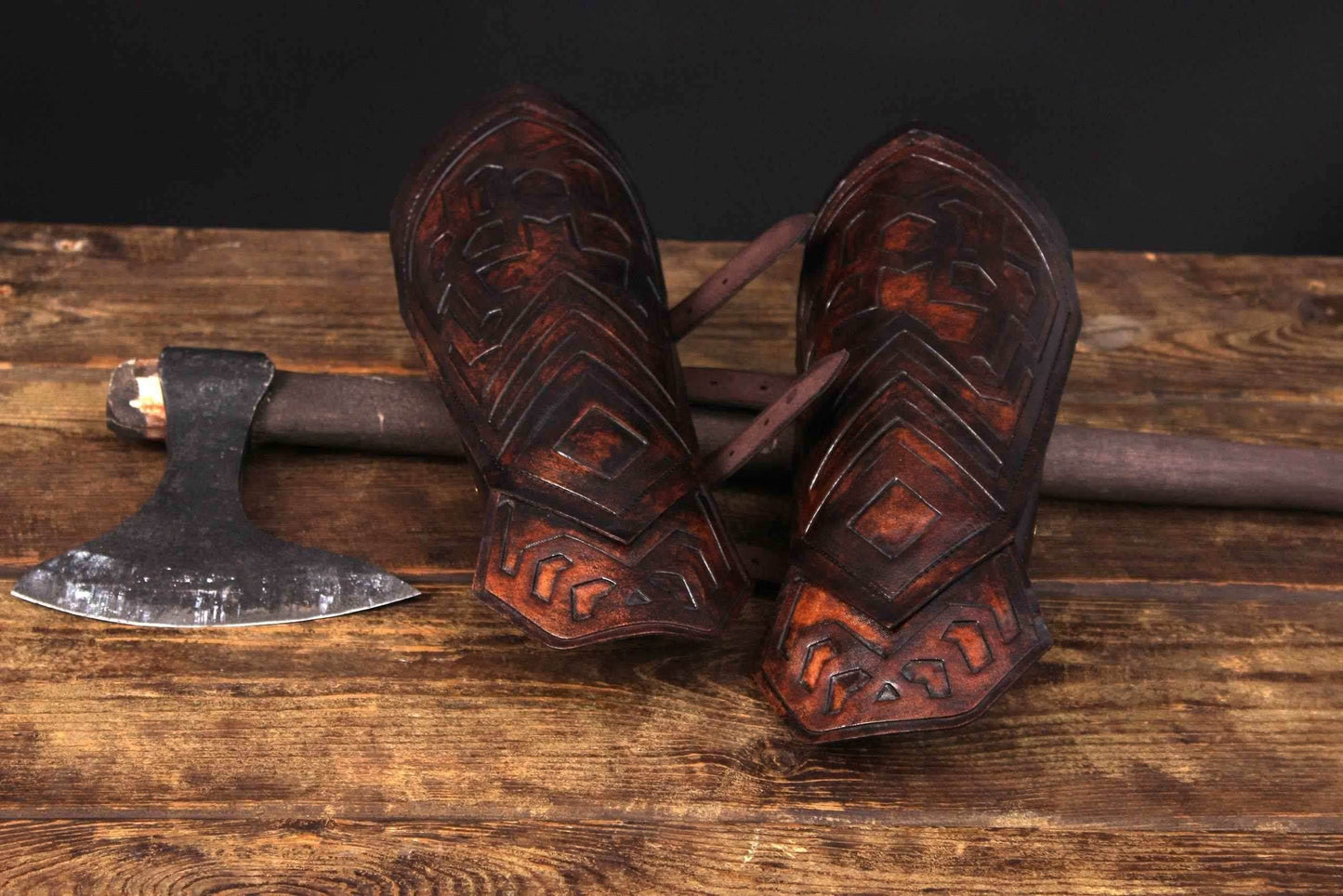 Thorin's leather bracers (Lord of the Rings) - brown (as pictured) / For one hand