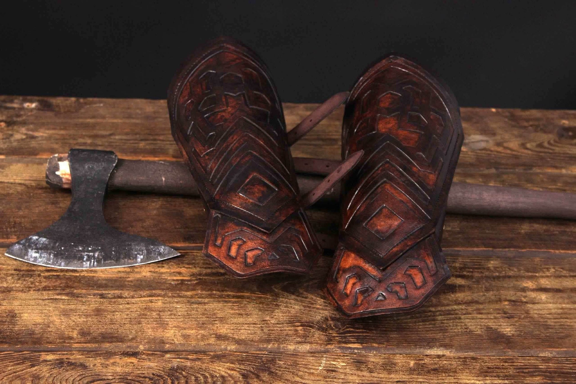 Thorin's leather bracers (Lord of the Rings) - brown (as pictured) / For one hand