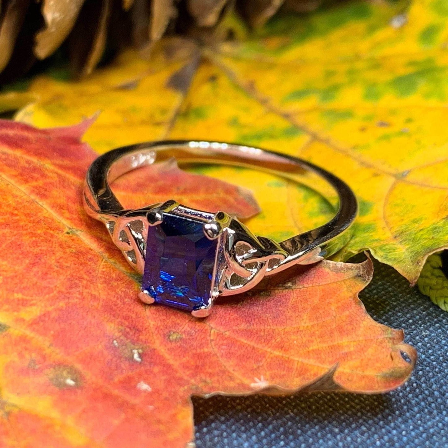 Solitaire Celtic Knot Ring - 4 / Onyx