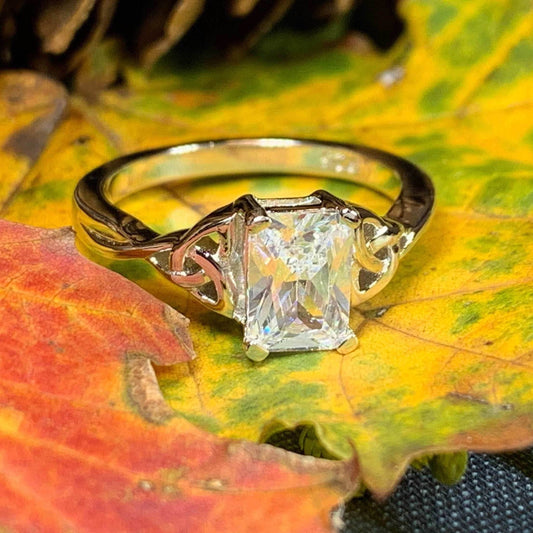 Solitaire Celtic Knot Ring - 5 / Diamond