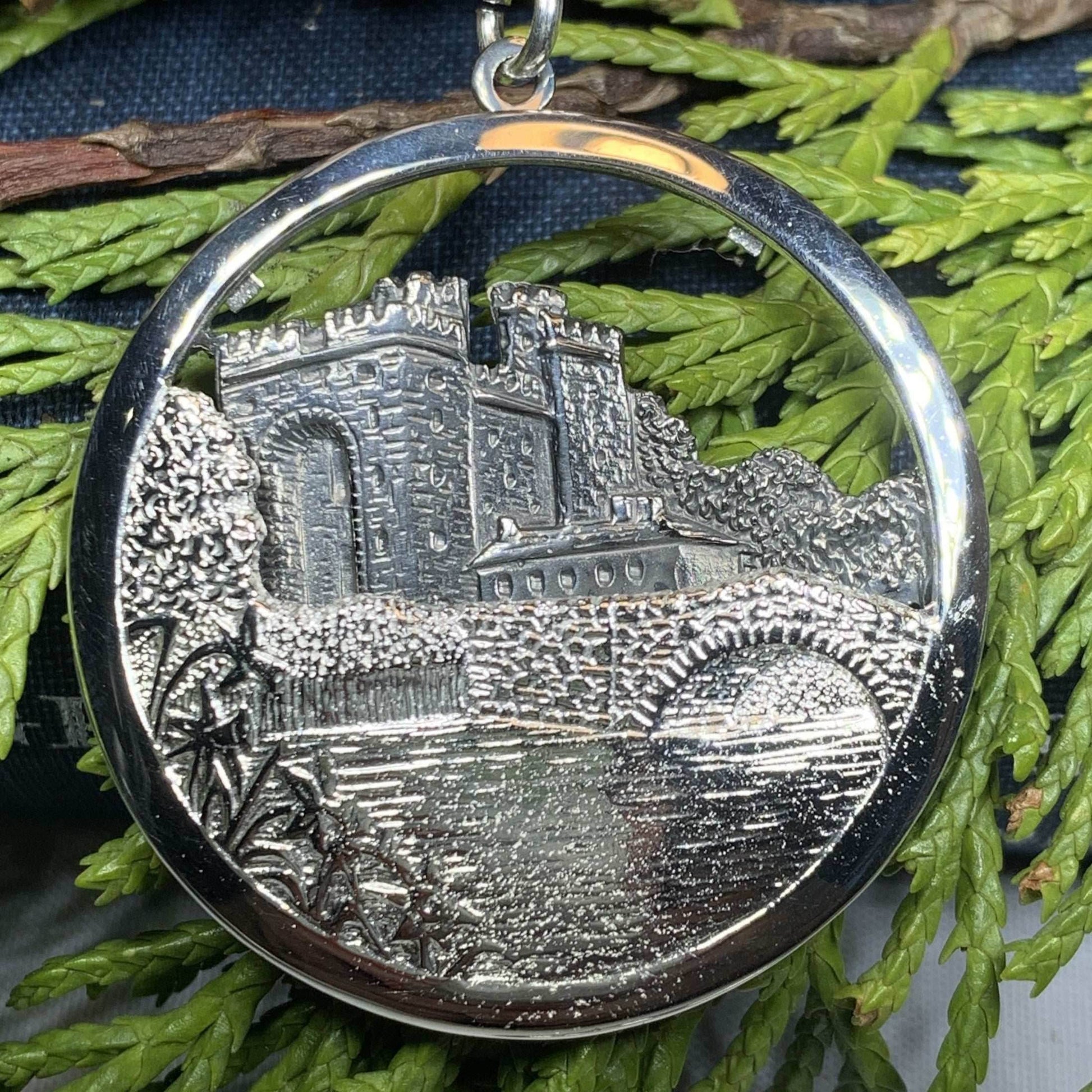 Celtic Bunratty Castle Necklace - 18
