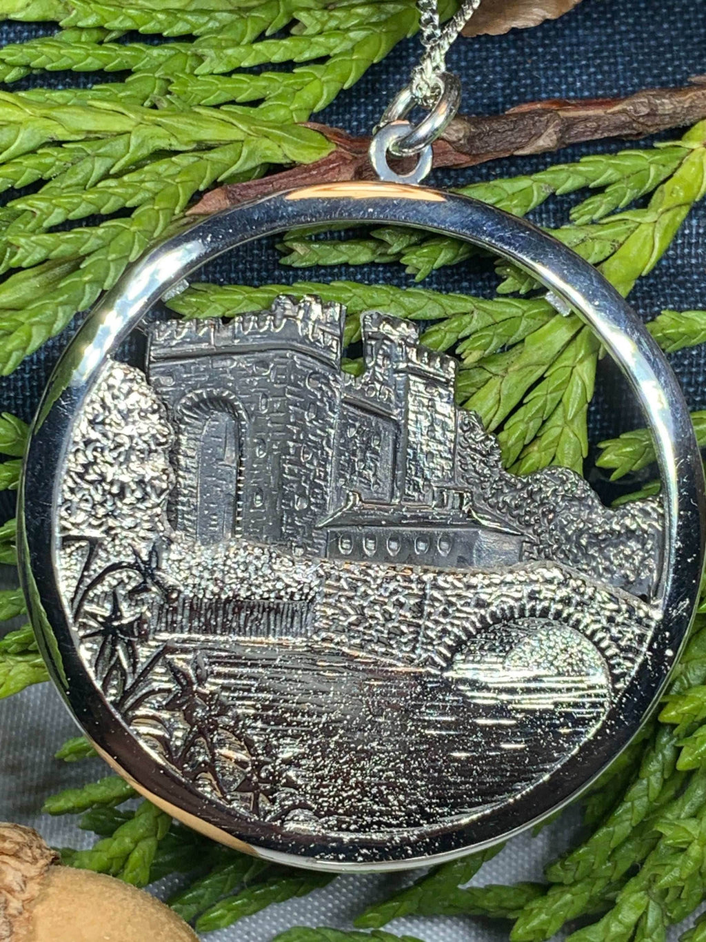 Celtic Bunratty Castle Necklace - 18