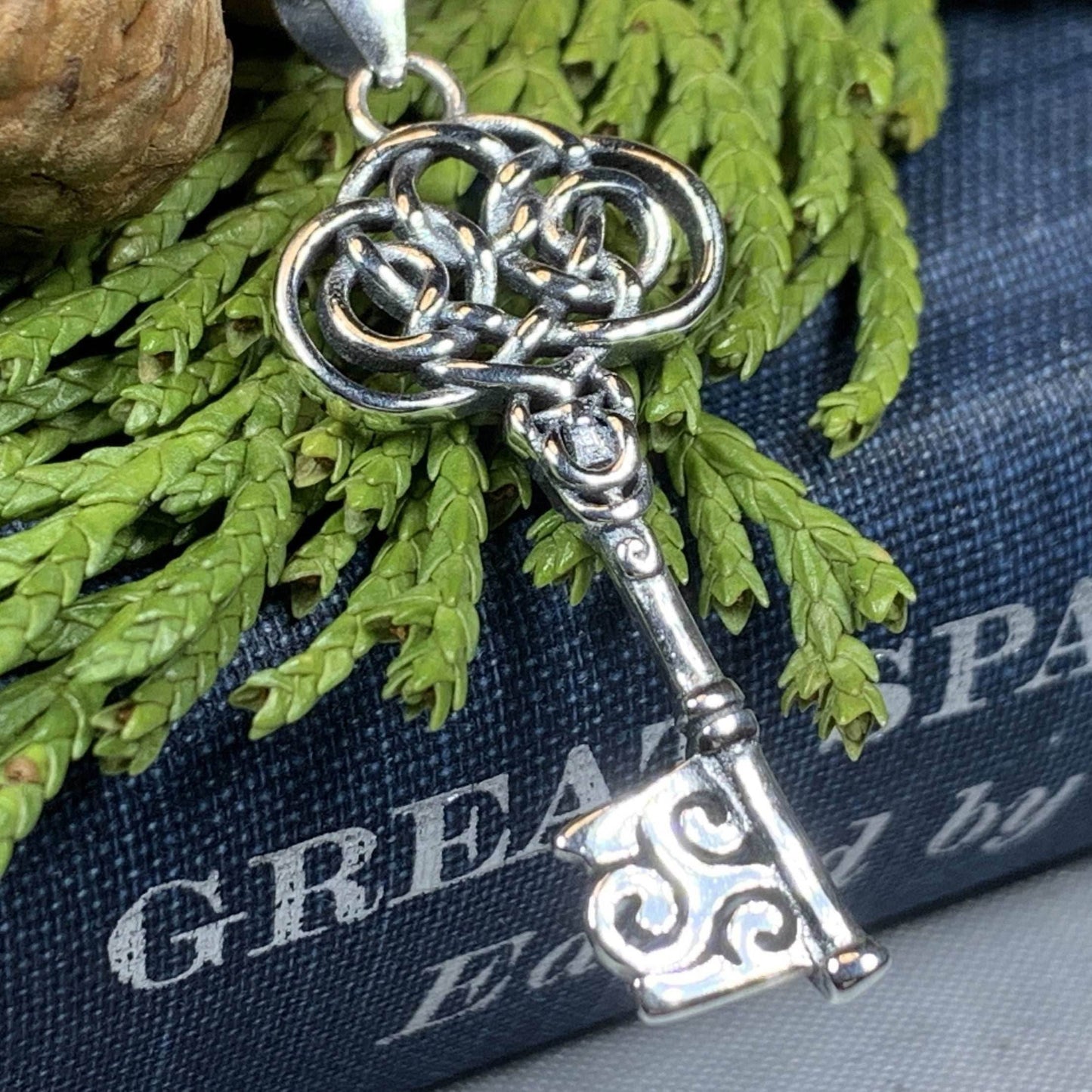 Adelaide Celtic Key Necklace - 18