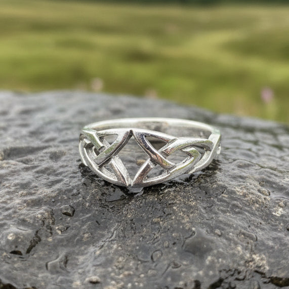 Open Trinity Knot Ring