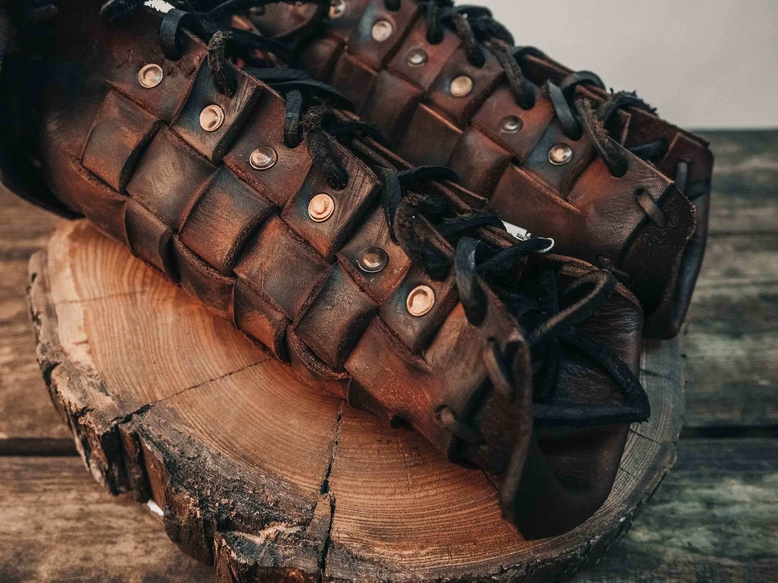 Medieval leather bracers for Larp - Brown (like foto) / For one hand