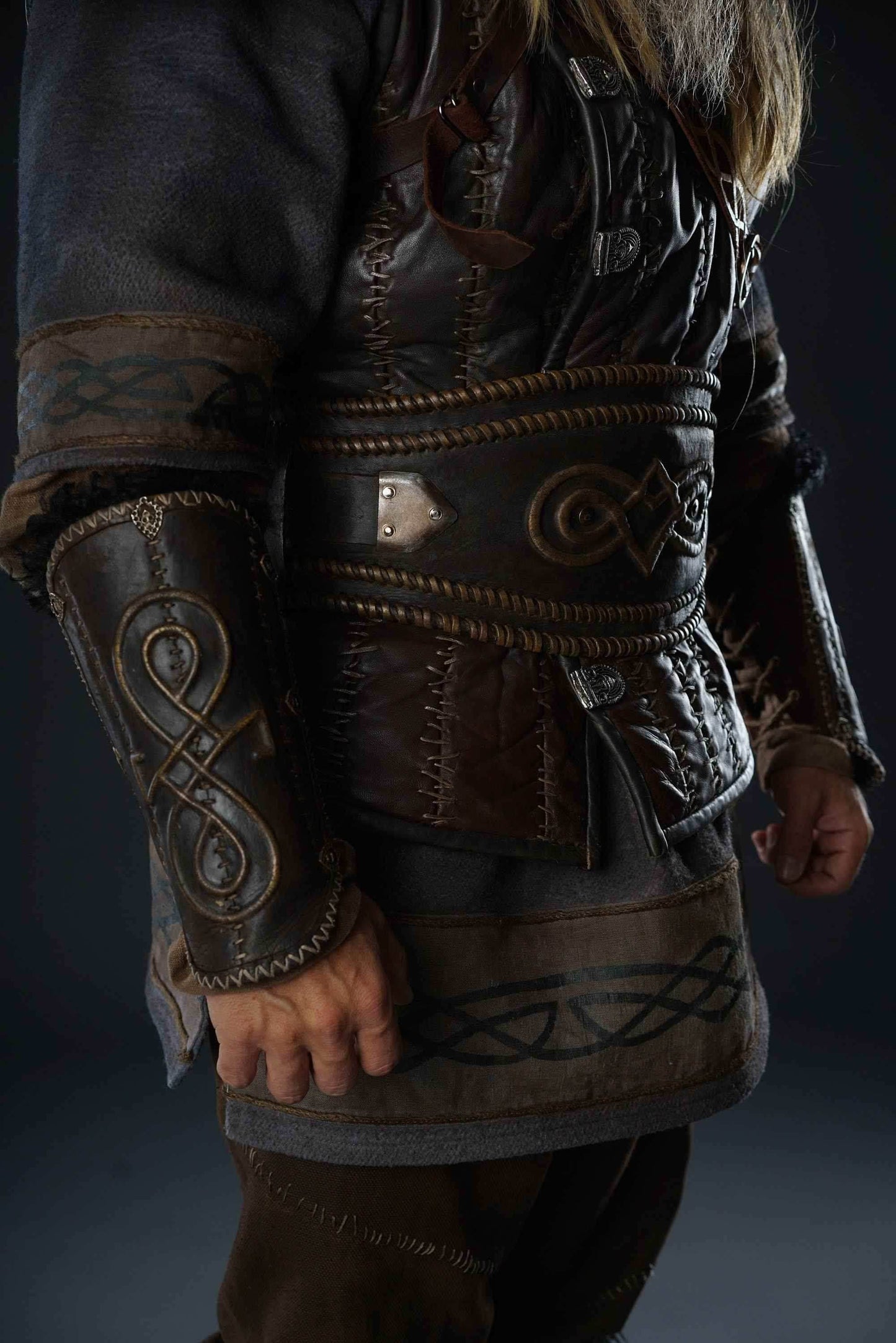 Viking leather bracers - Brown / One bracer