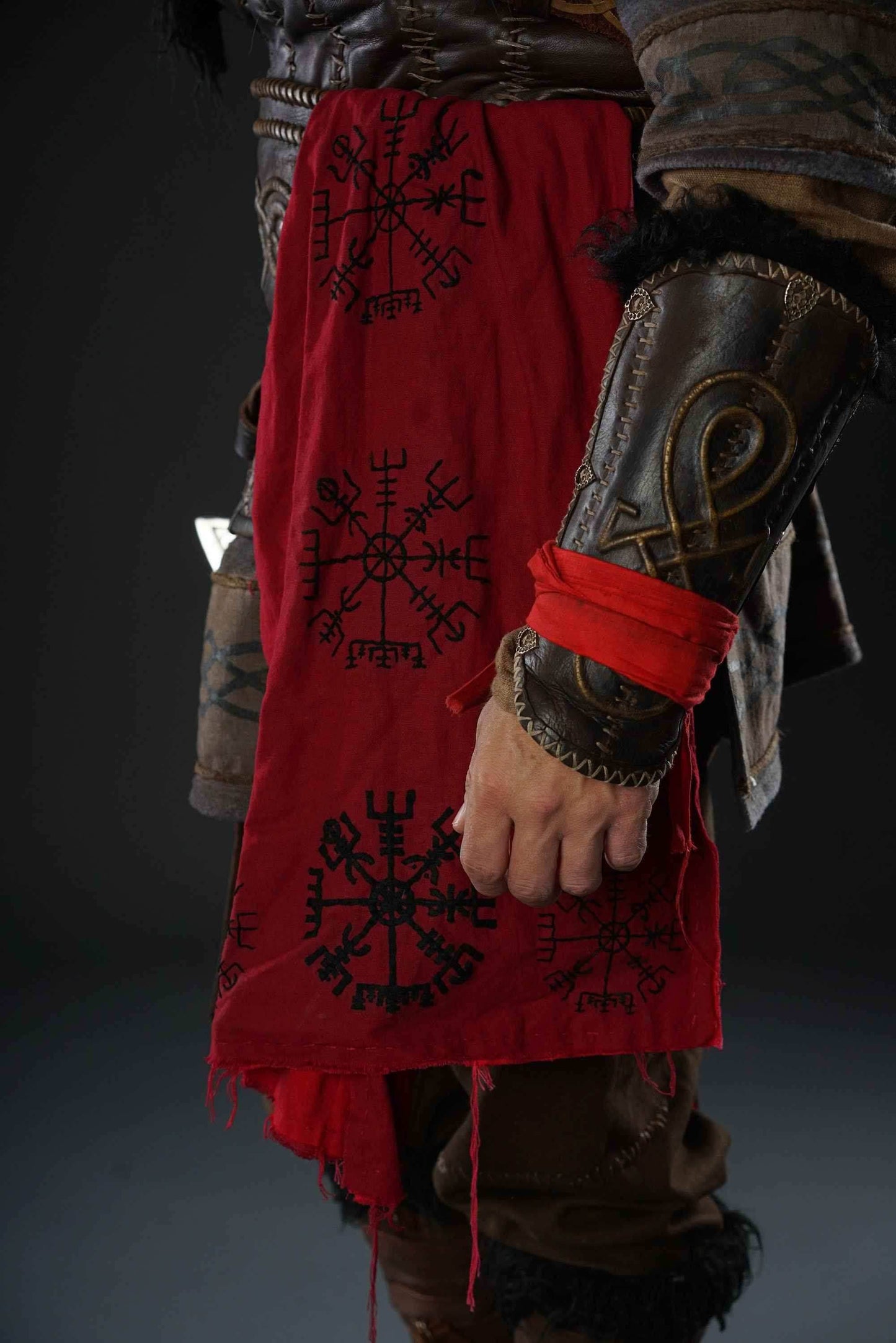 Viking leather bracers - Brown / One bracer