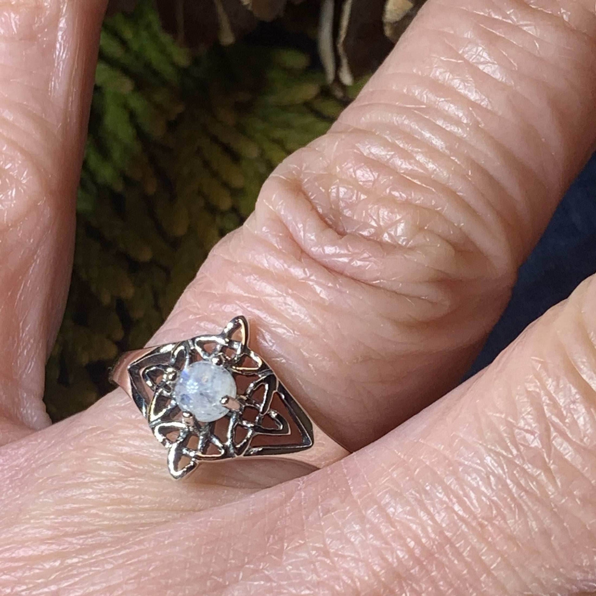 Celtic Starshine Moonstone Ring - 4