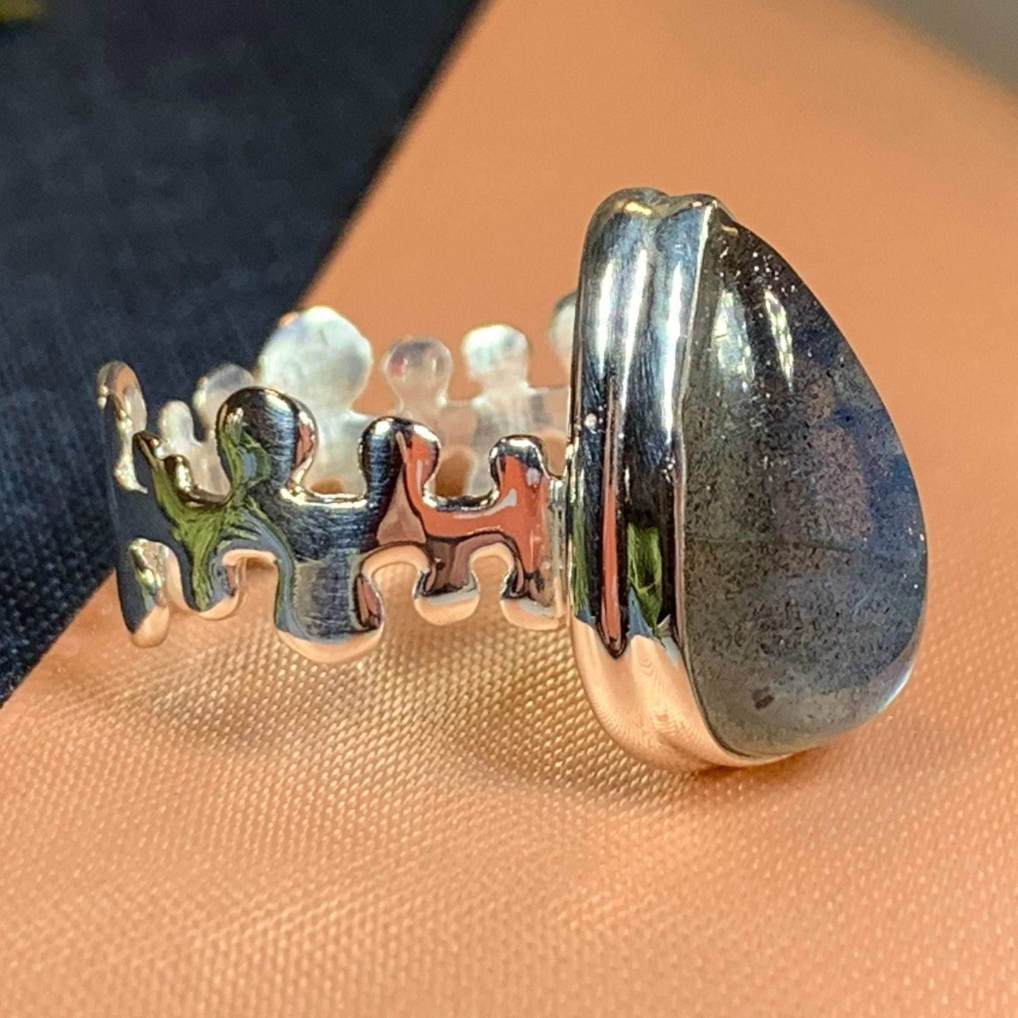 Mists of Avalon Ring - 8 / Oval