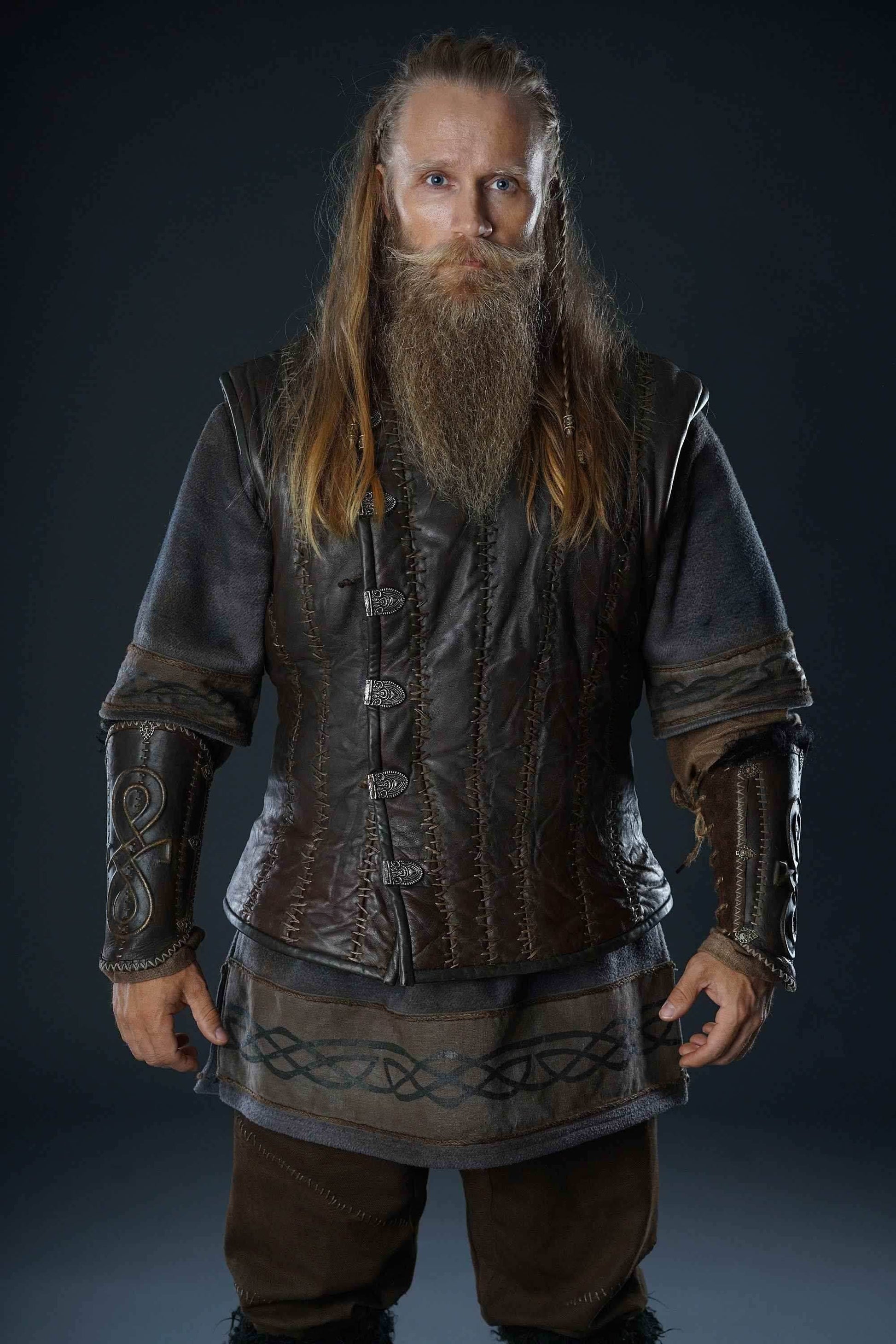 Viking leather bracers - Brown / One bracer