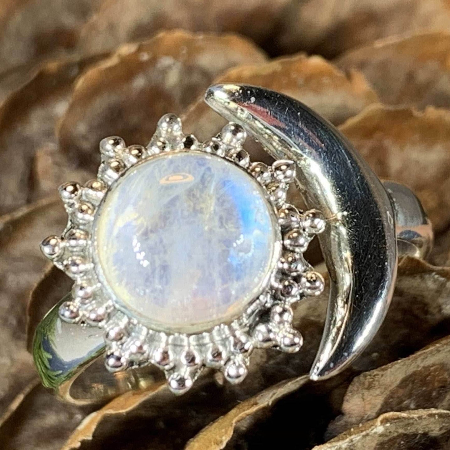 Bella Luna Crescent Moon Ring - Moonstone / 7