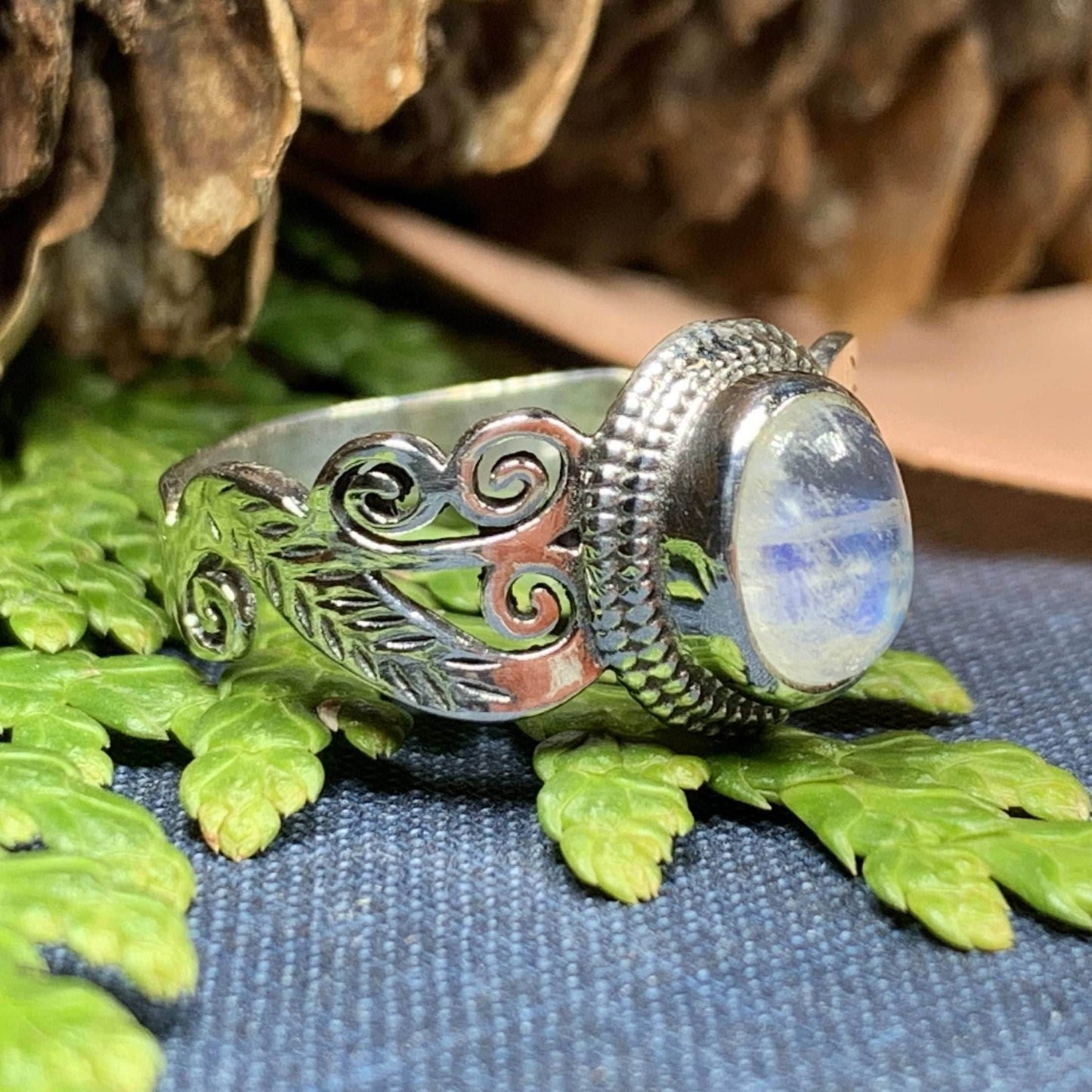 Colleen Celtic Knot Ring - 6 1/2 / Amethyst