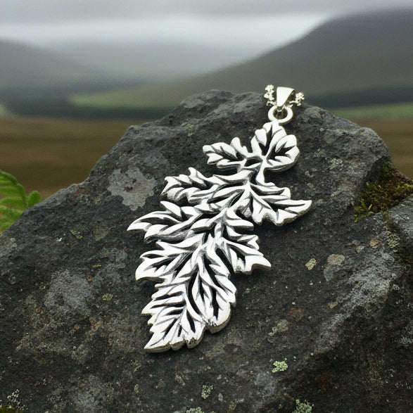 Derwen Oak Leaf Necklace
