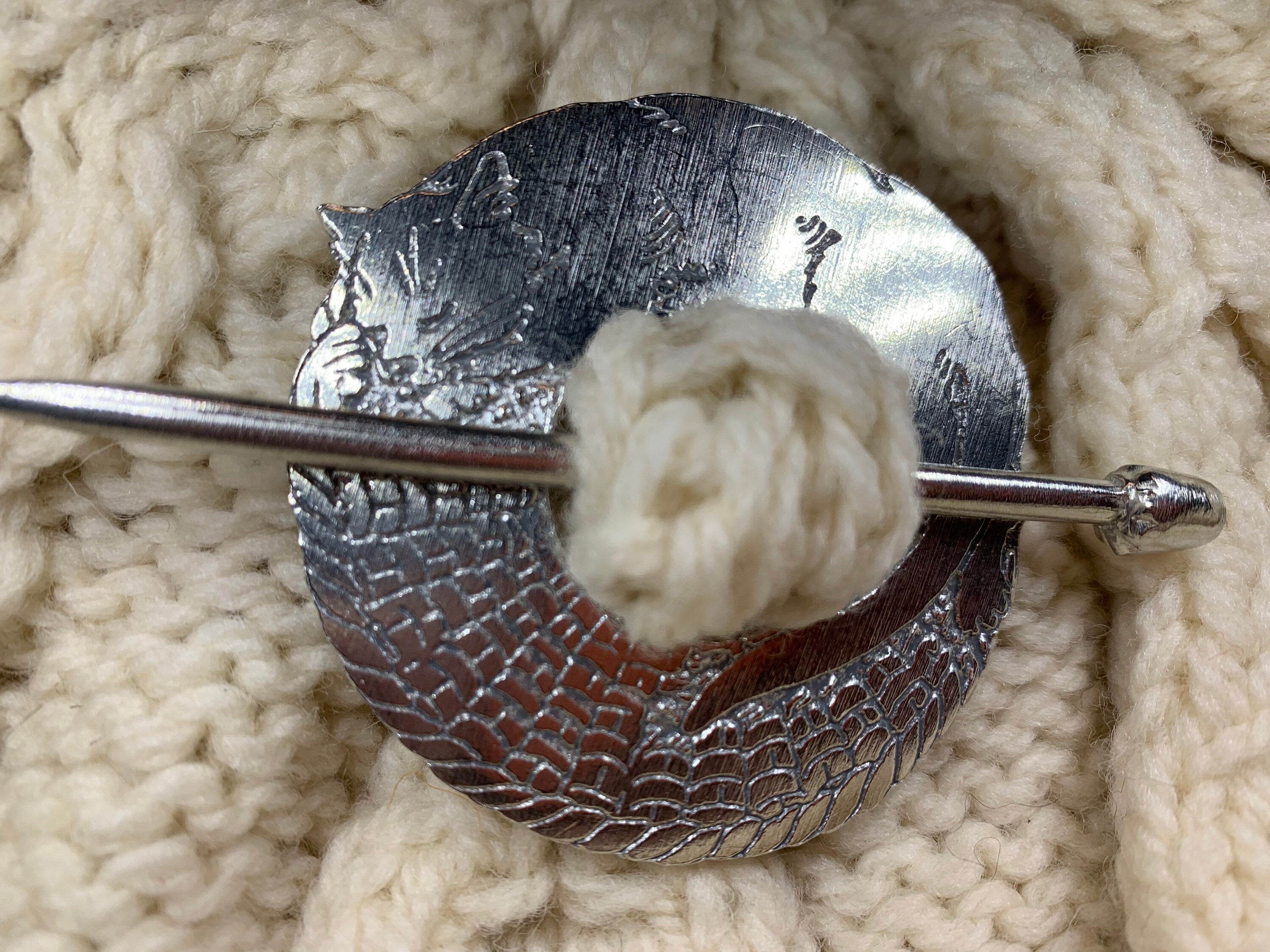 Cozy Cat Scarf Ring