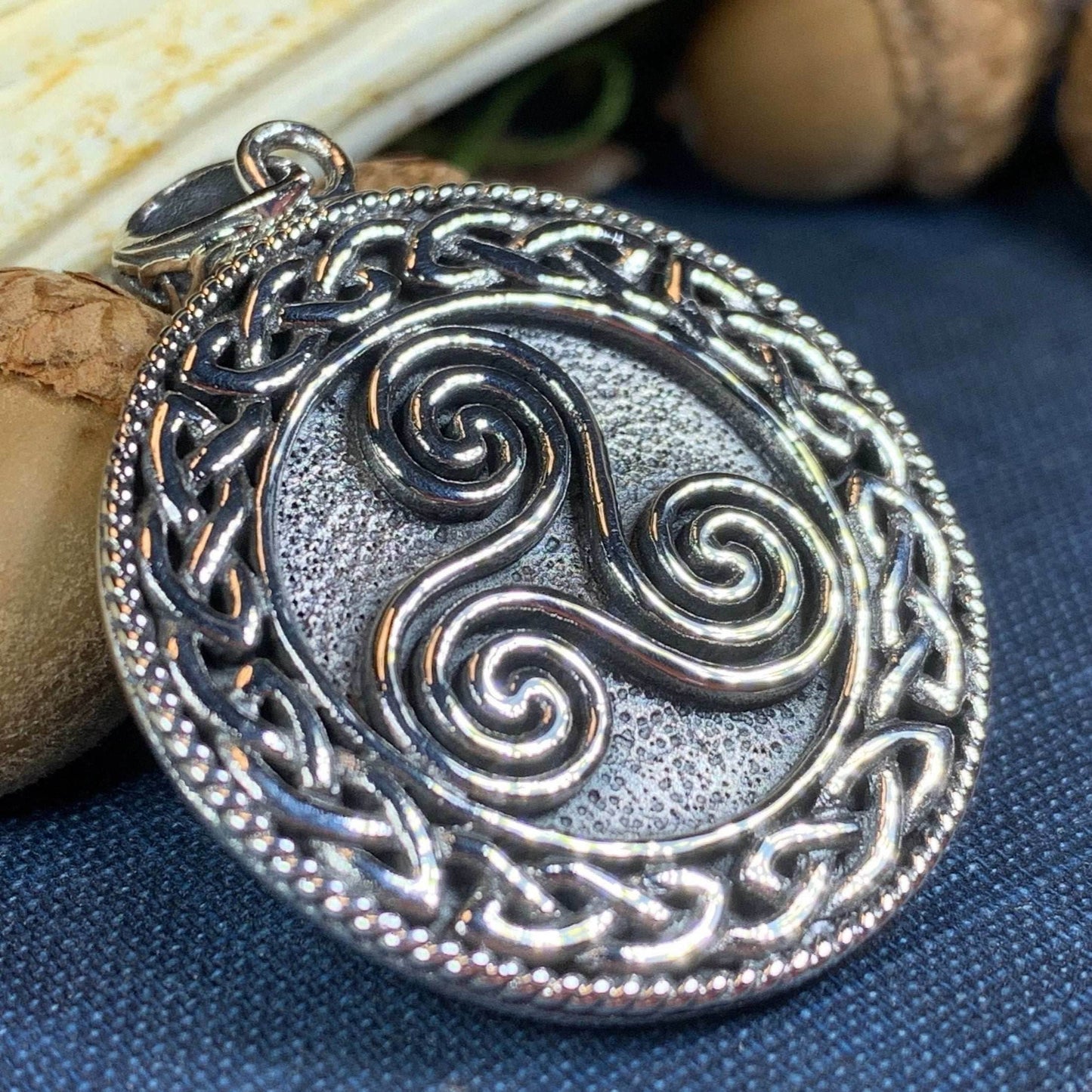 Aglimar Celtic Spiral Necklace - 18
