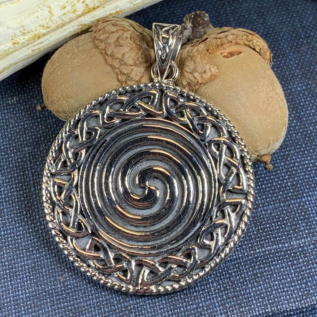Aenor Celtic Spiral Necklace - 18