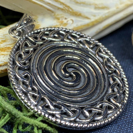 Aenor Celtic Spiral Necklace - 18