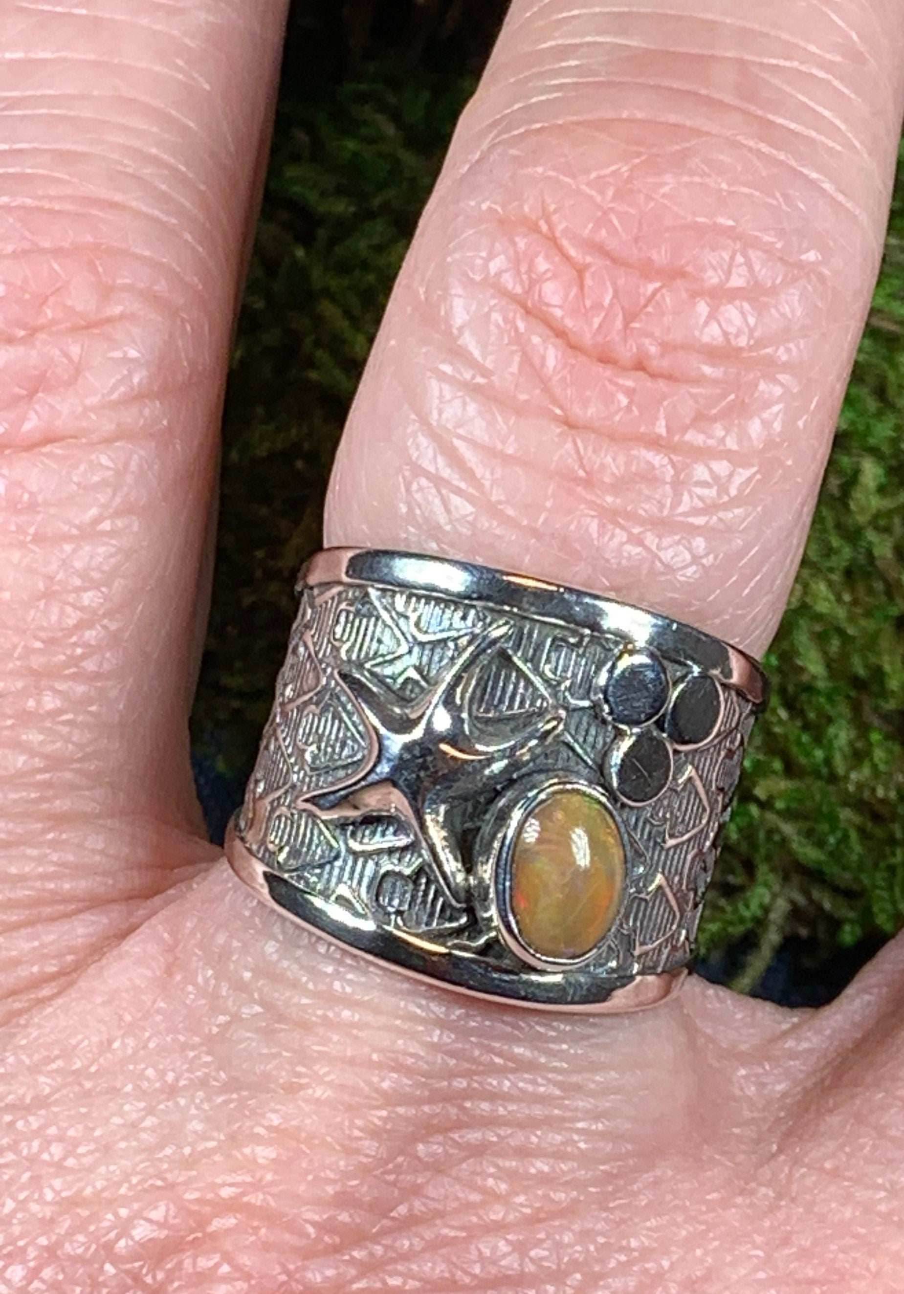 Starfish Treasure Ring - 7 / Opal
