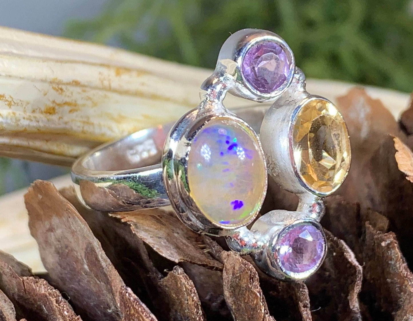 Highland Summer Ring - 8 / Moonstone
