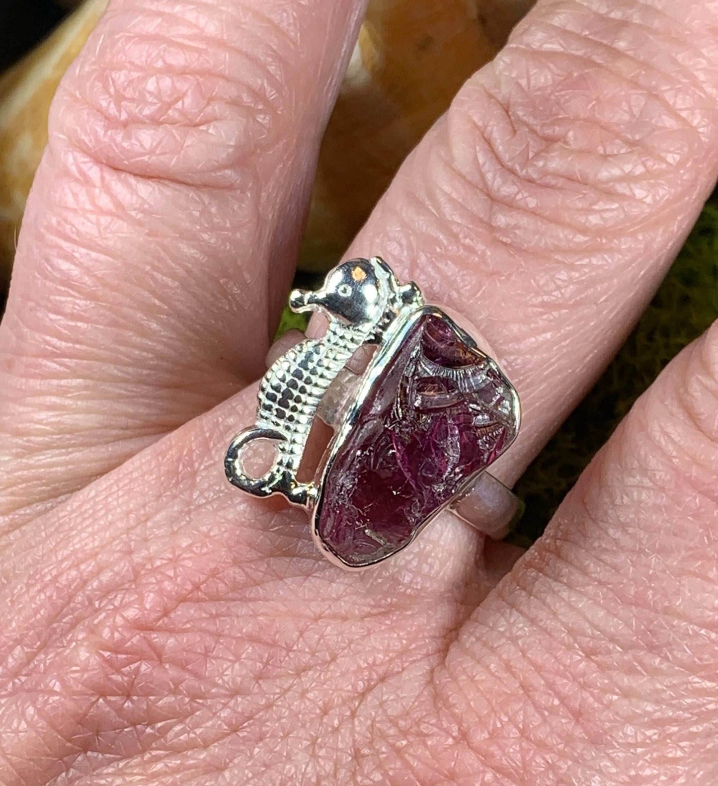 Seahorse Gemstone Ring - Garnet / 6